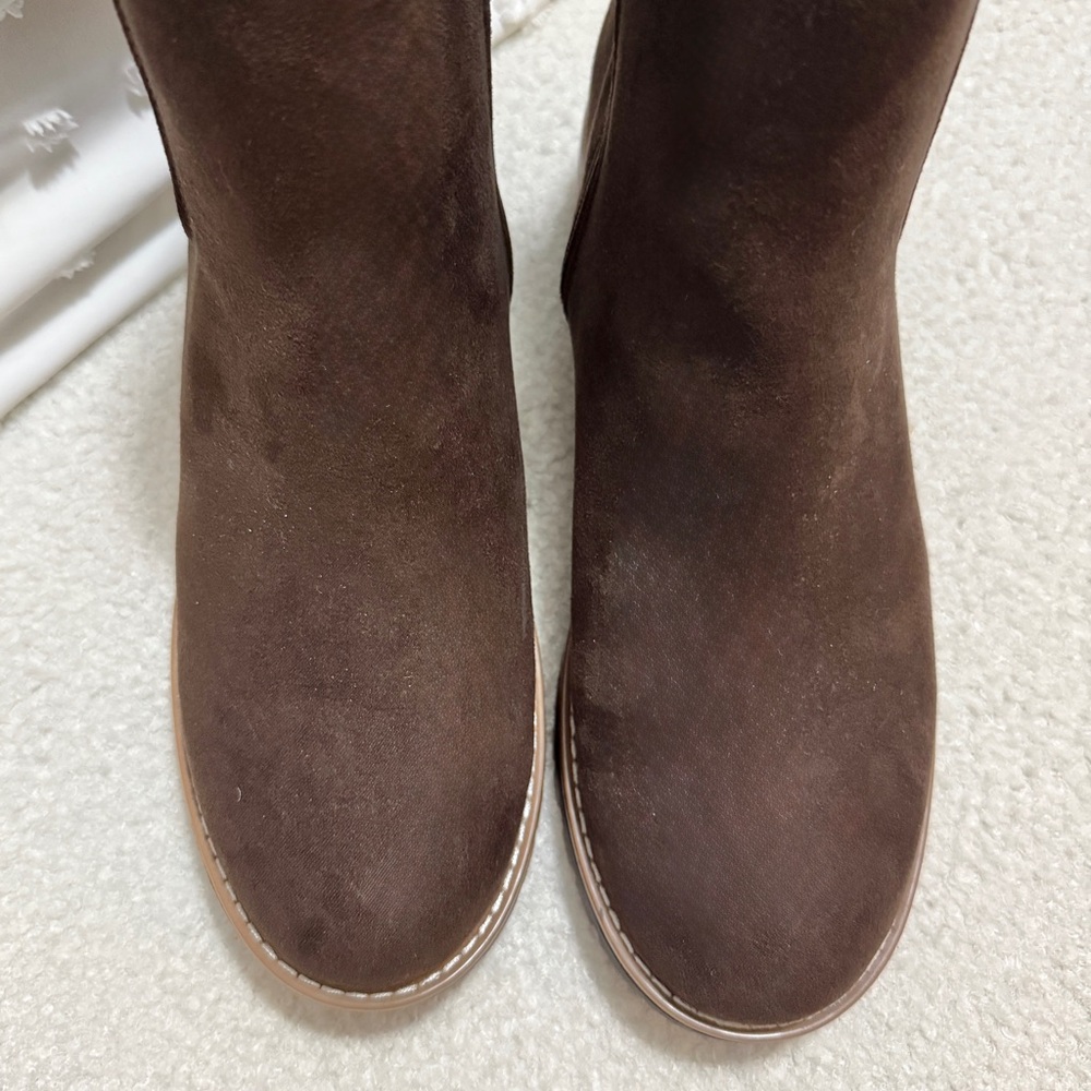 Kensie Women's Kayla Chelsea Faux Suede Boot - size 8.5 - Picture 4 of 8